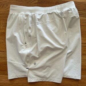 Excellent! Mens LULULEMON Lincense to Train Lined Athletic Shorts Large
